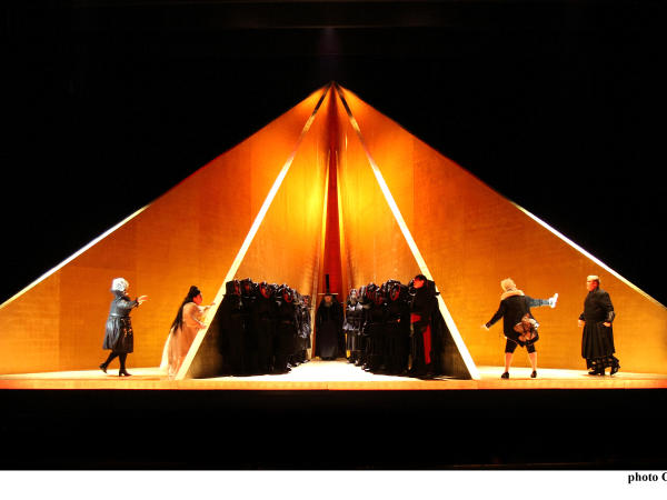 characters from tristan and isolde act 1 on yellow pyramid stage
