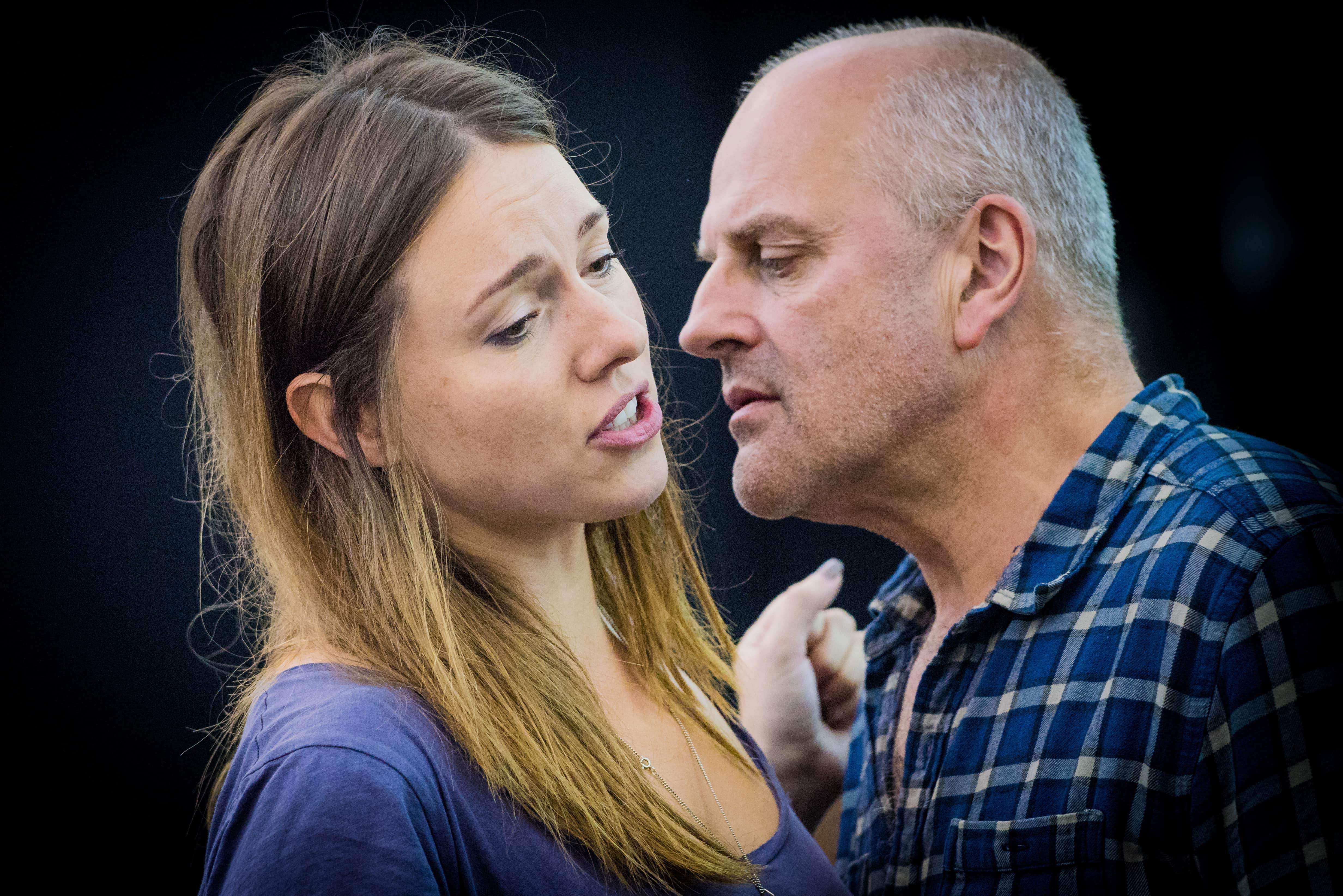 Zerlina (Mary Bevan) and Don Giovanni (Christopher Purves) in rehearsal.