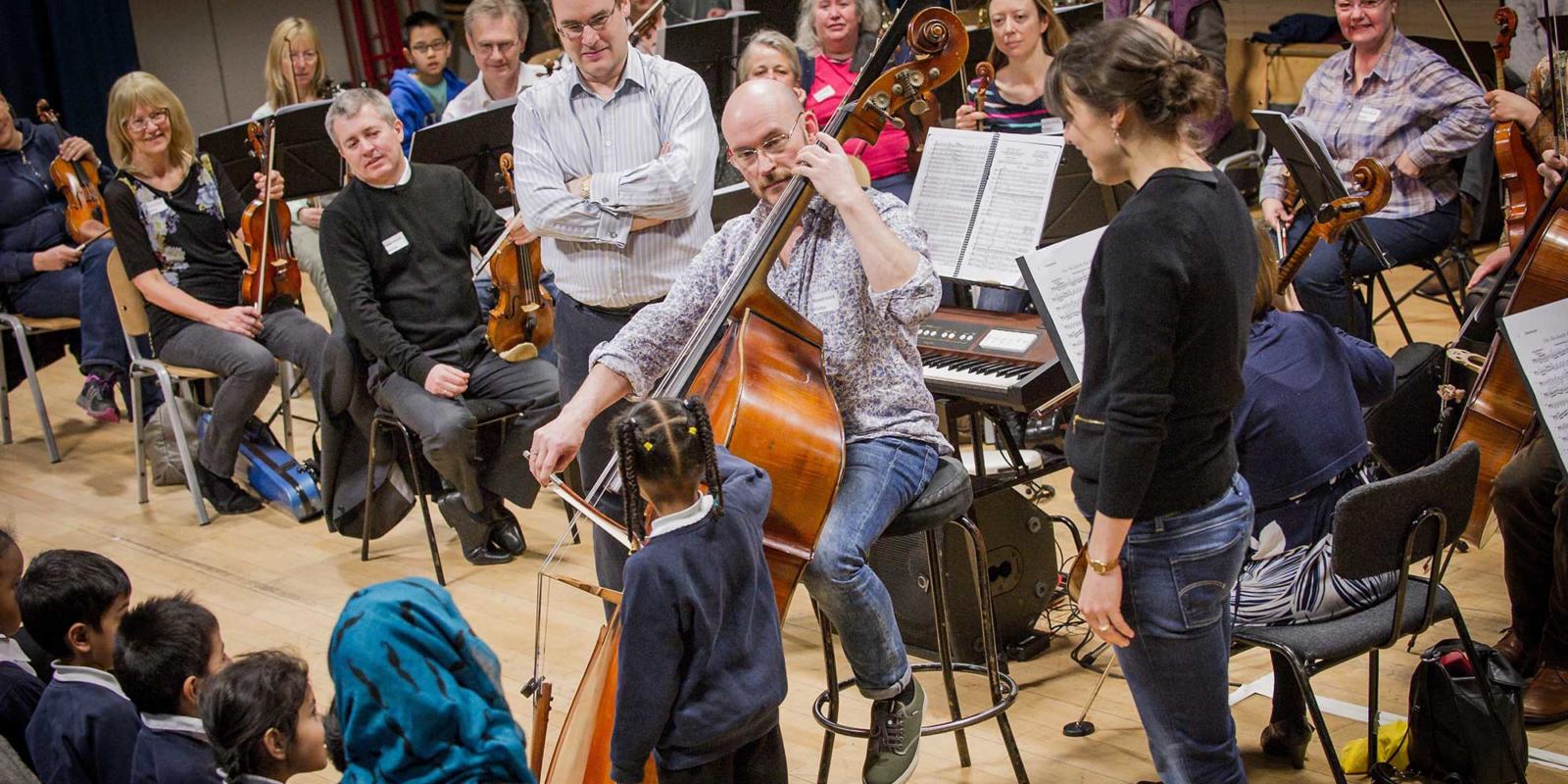 ENO Engage: Musicians play for the children as part of Opera Squad (c) Sarah Ainslie