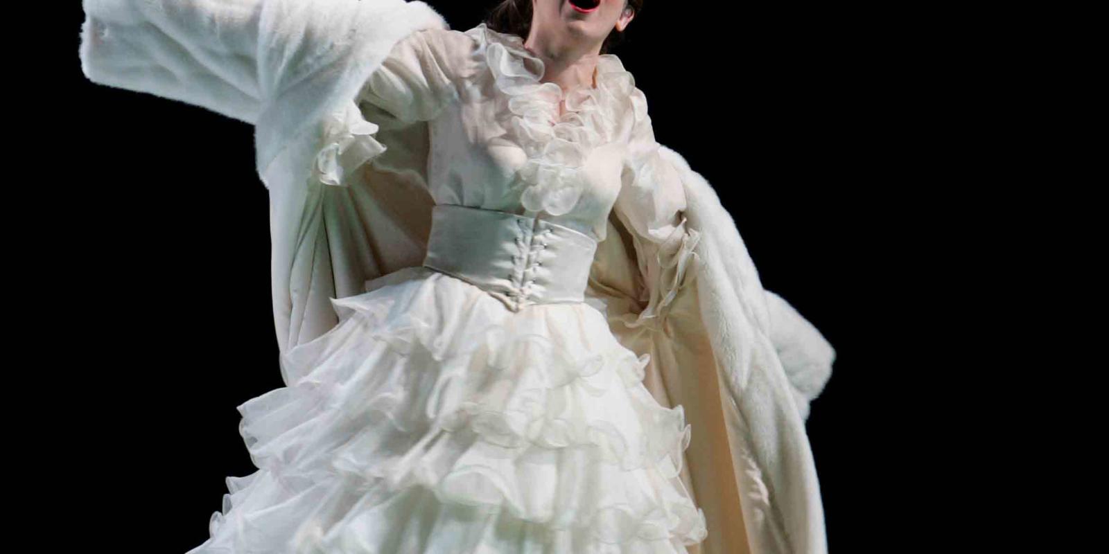 An image of Victoria Simmonds in ENO's 2004 production of A Midsummer Night's Dream