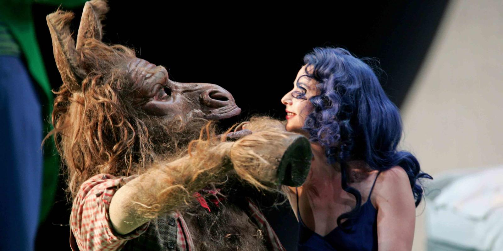 An image of Peter Rose and Sarah Tynan in ENO's 2004 production of A Midsummer Night's Dream