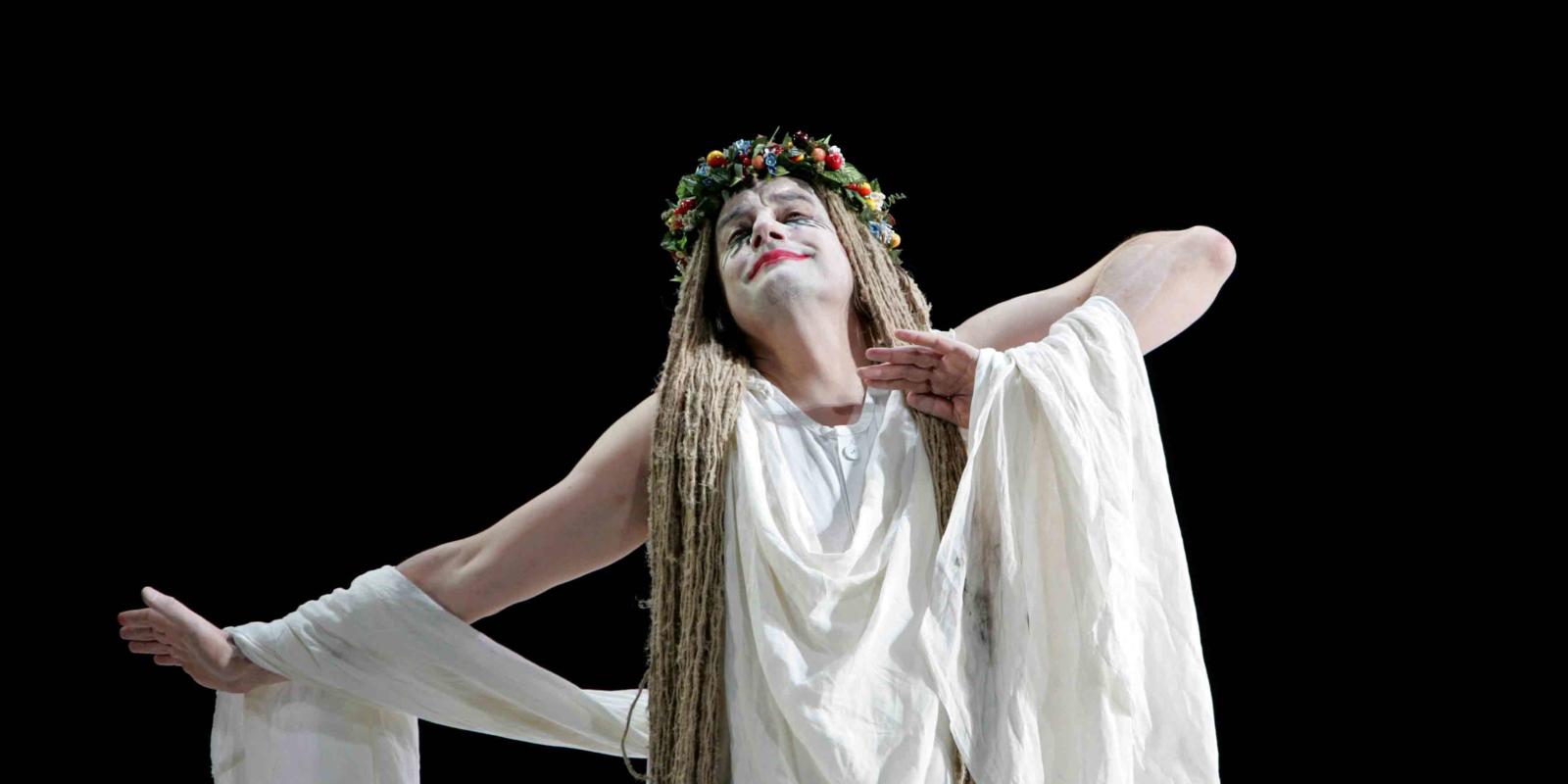 An image of Christopher Gillett in ENO's 2004 production of A Midsummer Night's Dream
