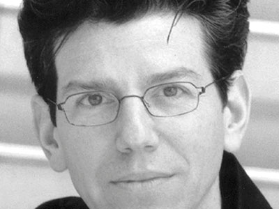 Robert-Carsen headshot