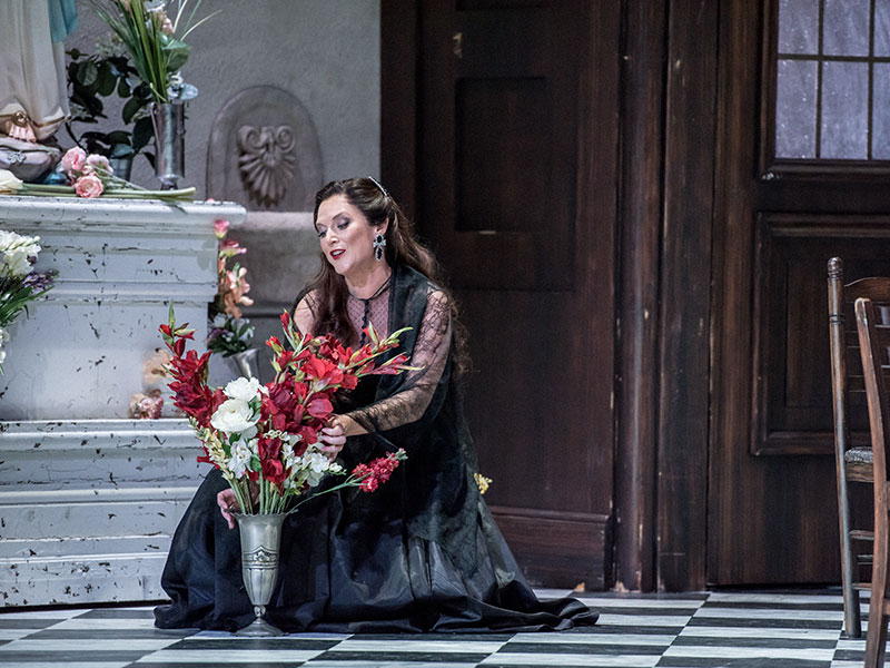 ENO Tosca 22, Sinéad-Campbell-Wallace © Genevieve Girling 1 (10)