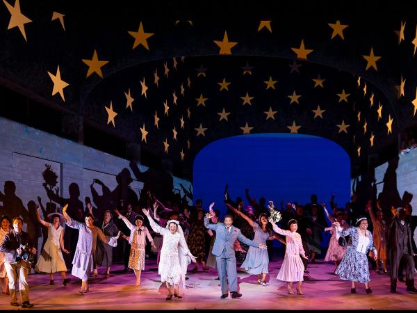 ENO 22/23, It’s a Wonderful Life, ensemble © Lloyd Winters (30)