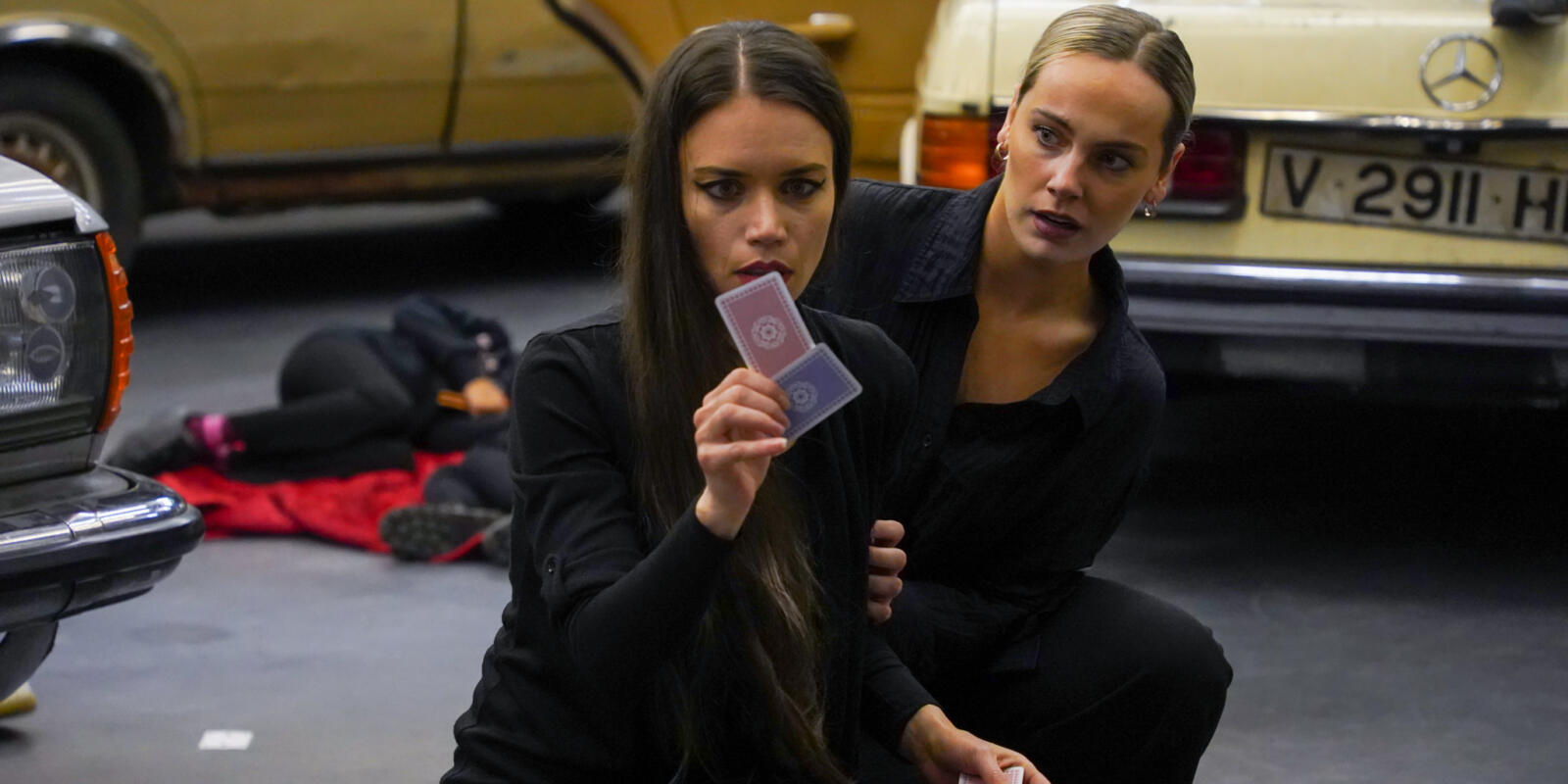 ENO 2223 Carmen Opera: Rehearsal image of Ginger Costa-Jackson and Niamh O'Sullivan