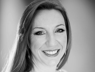 Allison Oakes Headshot