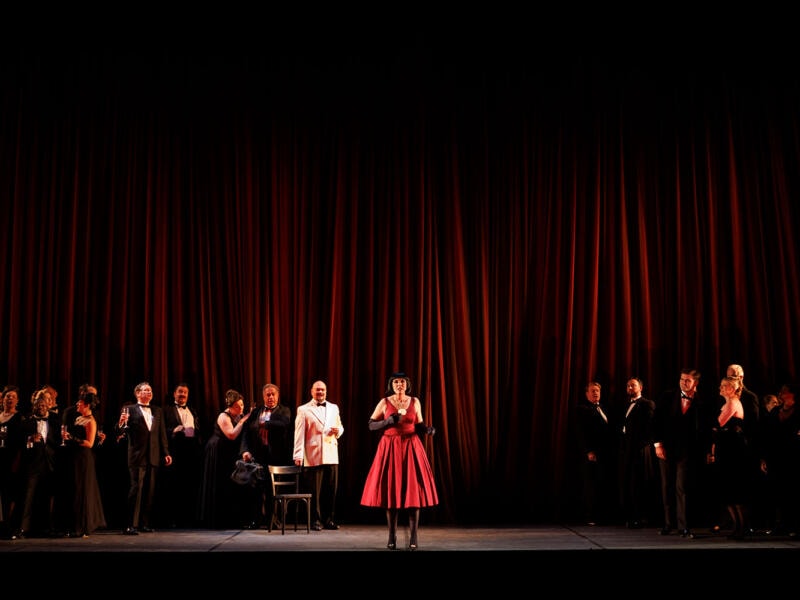 The cast of ENO's La traviata 2023 © Belinda Jiao