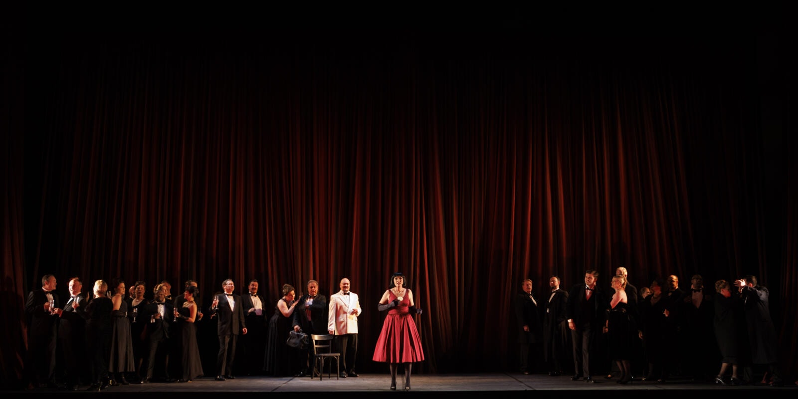 The Cast of ENO’s La traviata 2023 © Belinda Jiao