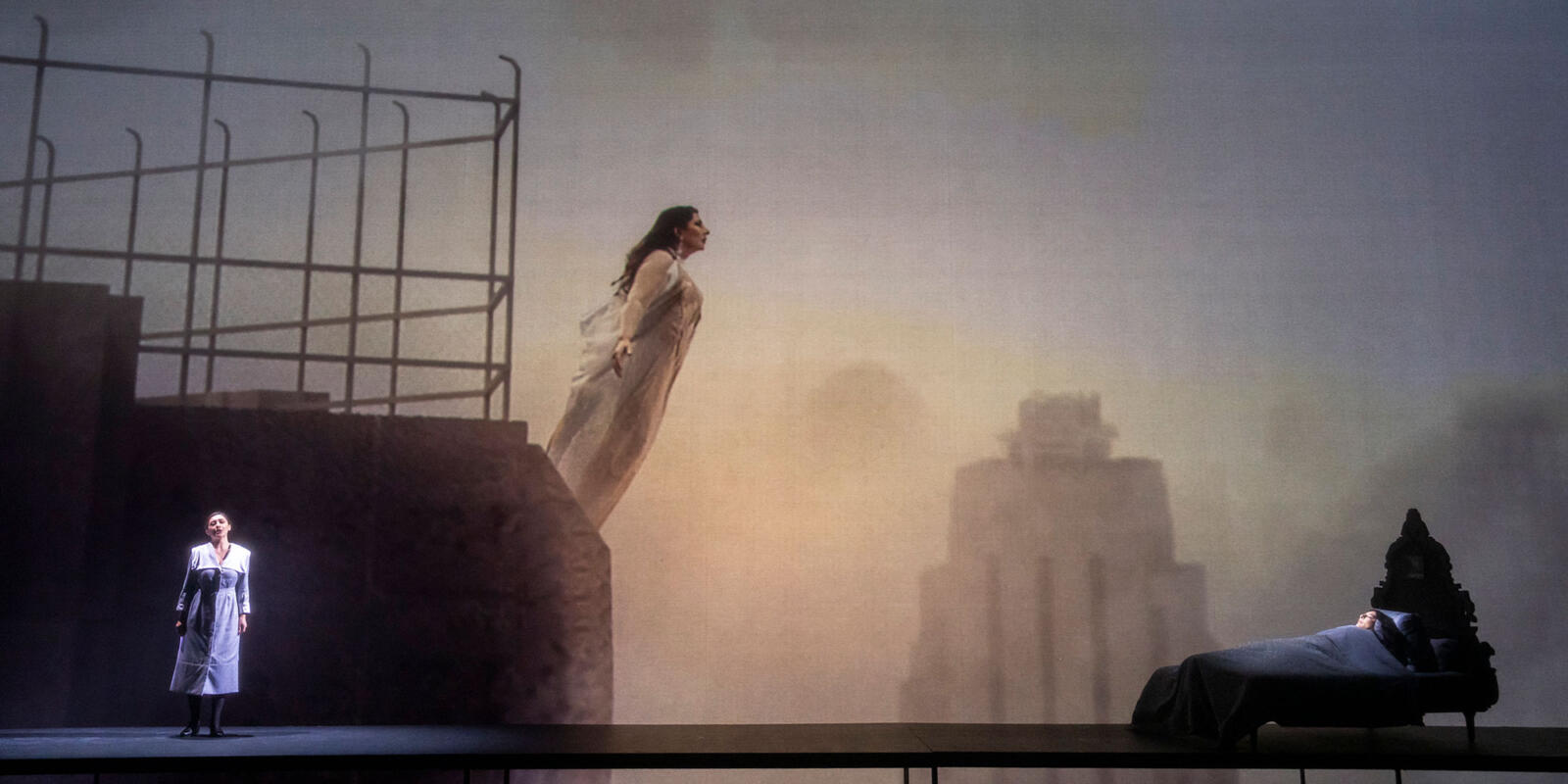 Elbenita-Kajtazi,-Marina-Abramović,-ENO’s-7-Deaths-of-Maria-Callas-©-Tristram-Kenton-HeaderSized