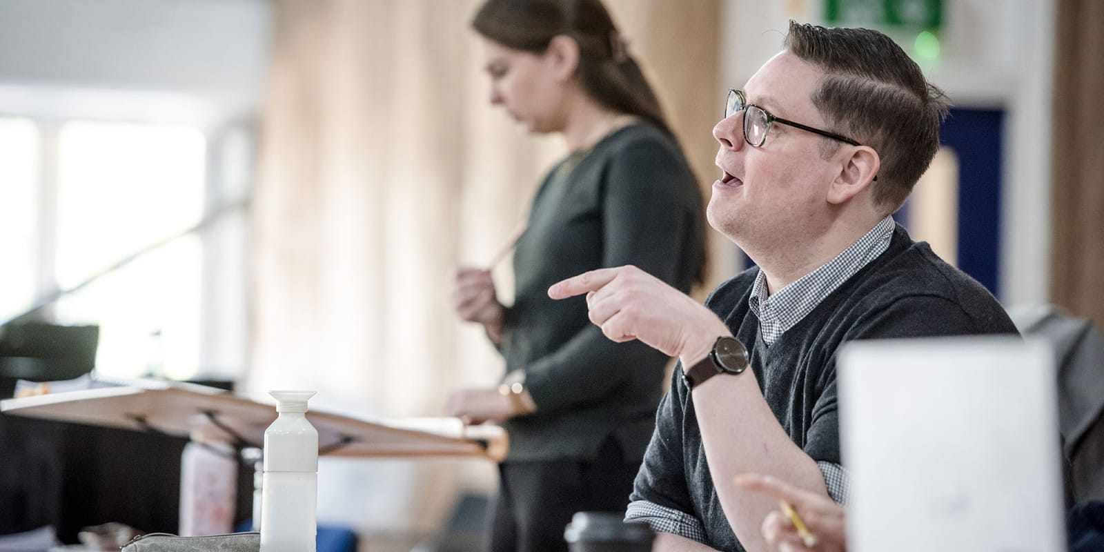 Karen Ni Bhroin, Harry Fehr, ENO’s The Elixir of Love 2024, Rehearsal Images © Genevieve Girling
